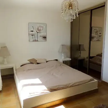 Avec Vue Sur La à Sari-solenzara, Piscine Privée Villa